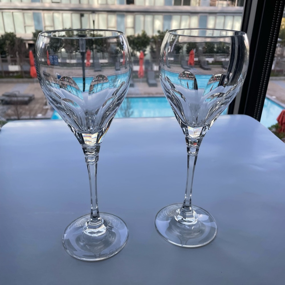Oscar de la renta crystal Wine Glasses pair
